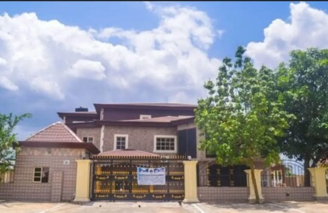 Cute Villa Hotel And Suites-1