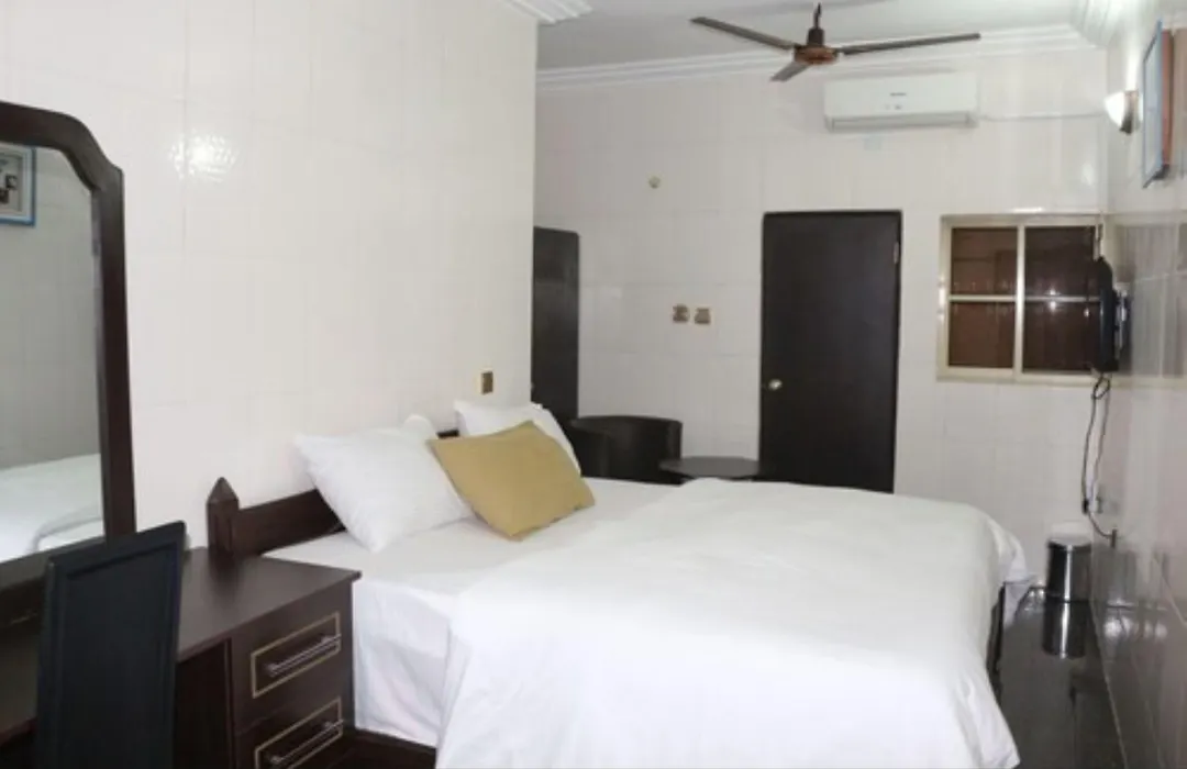 Cute Villa Hotel And Suites-1