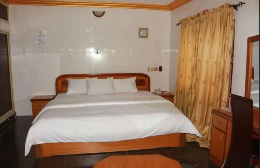 Cute Villa Hotel And Suites-1