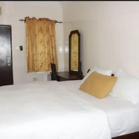 Cute Villa Hotel And Suites-3